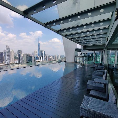 Skybed Over The Sky Hostel @Regalia Suites & Residences Kl Kuala Lumpur Bagian luar foto